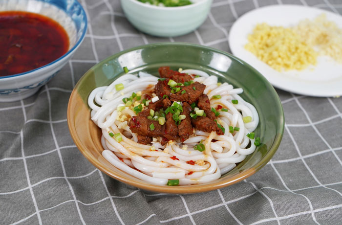 华南热作学院肉臊子粉培训