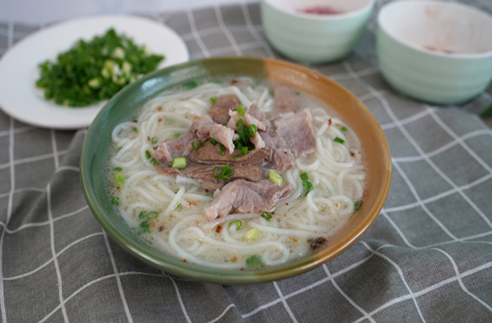 华南热作学院原味汤粉王培训